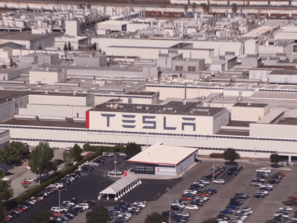 Elon Musk teases new Tesla factory in&nbsp;Canada