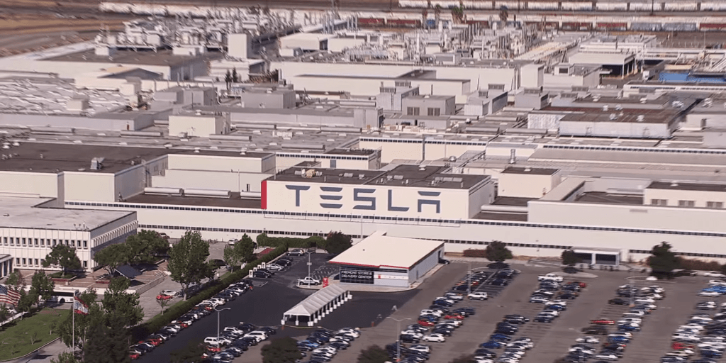 Elon Musk teases new Tesla factory in&nbsp;Canada